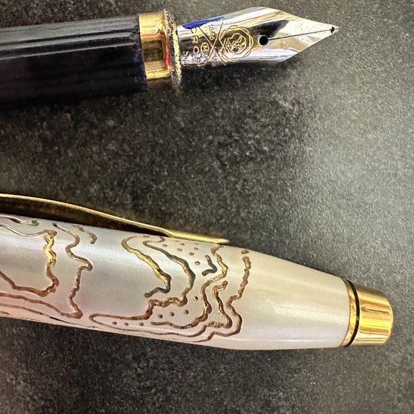Cross luxury Fountain Pen - Picture 8 of 9